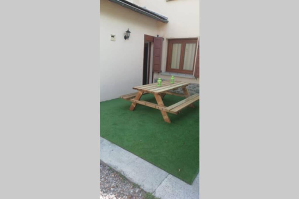 Bonita casa. Gran jardín. Con wifi. Bourg-Madame Exterior foto